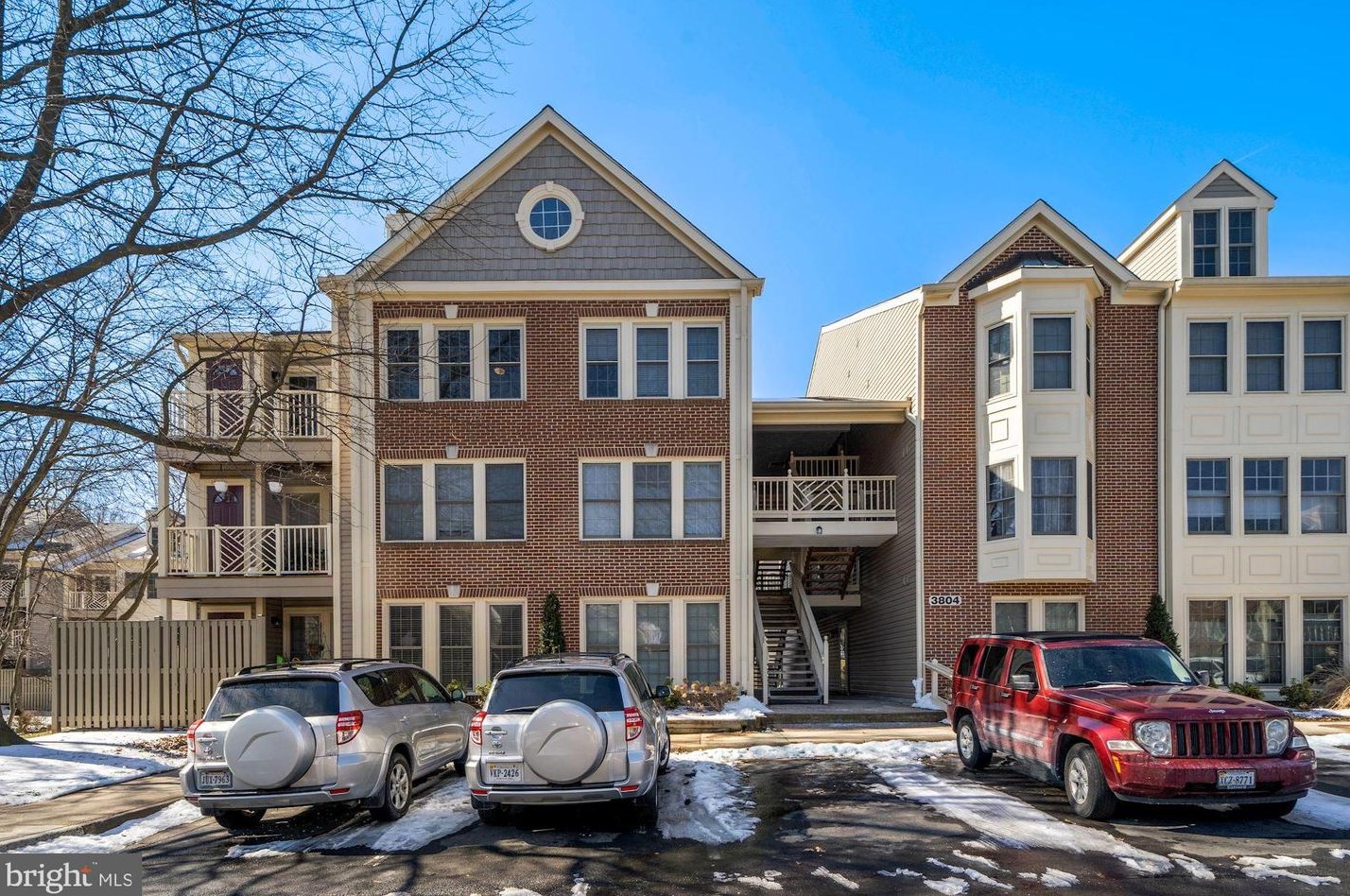3804 Ridge Knoll Ct, Fairfax, VA 22033-4617