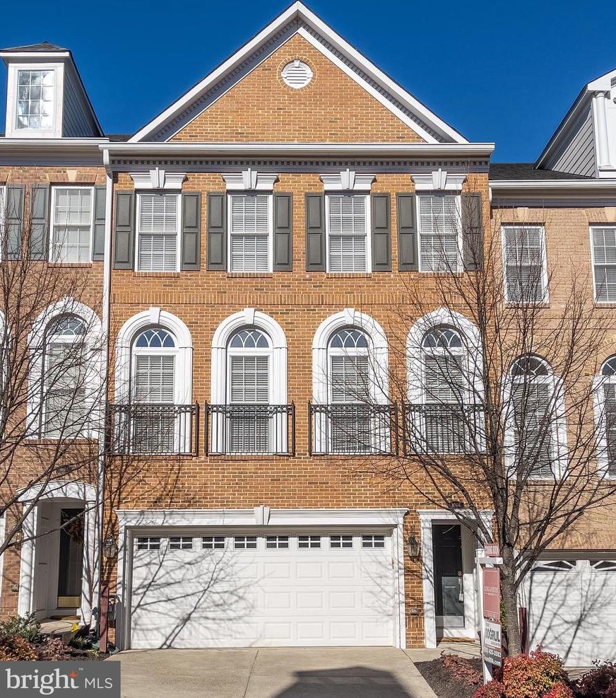 4066 Clovet Dr, Fairfax, VA 22030-0983