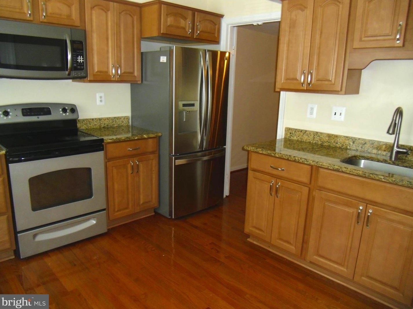 3082 Covington St, Fairfax, VA 22031