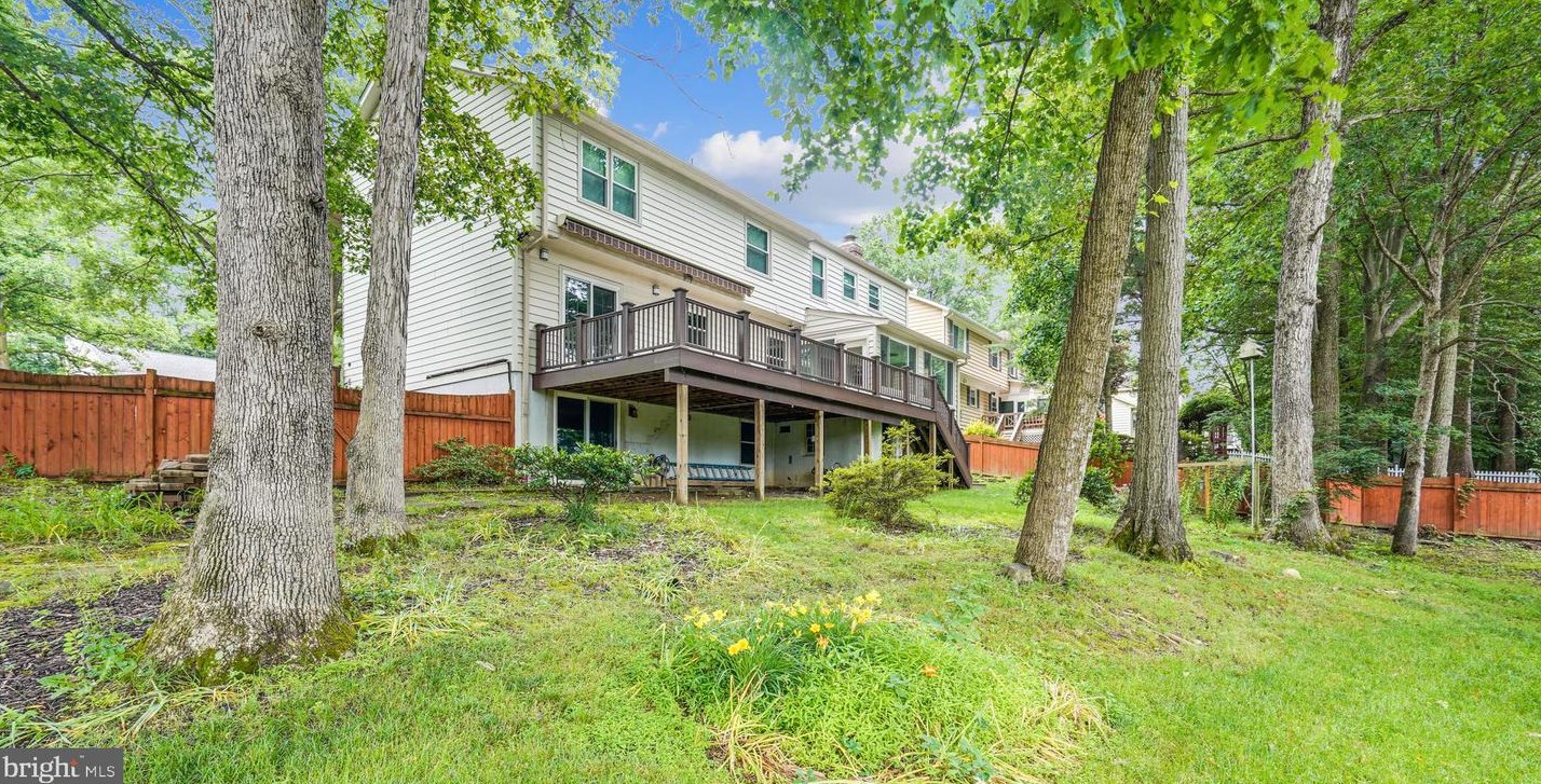 7300 Walnut Knoll Dr, Springfield, VA 22153