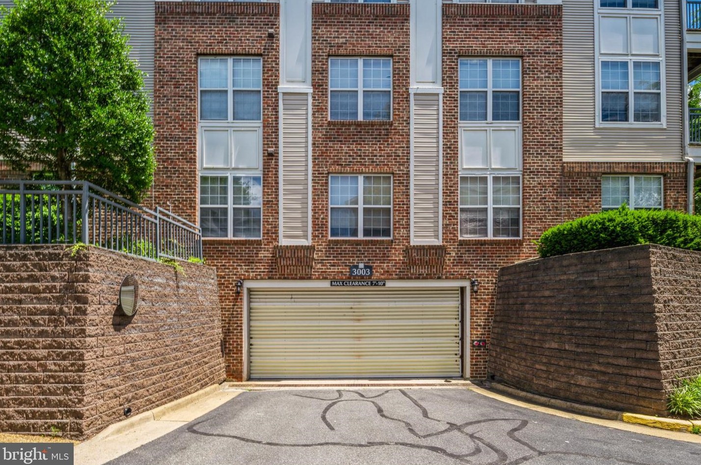 3003 Nicosh Cir #3203, Falls Church, VA 22042