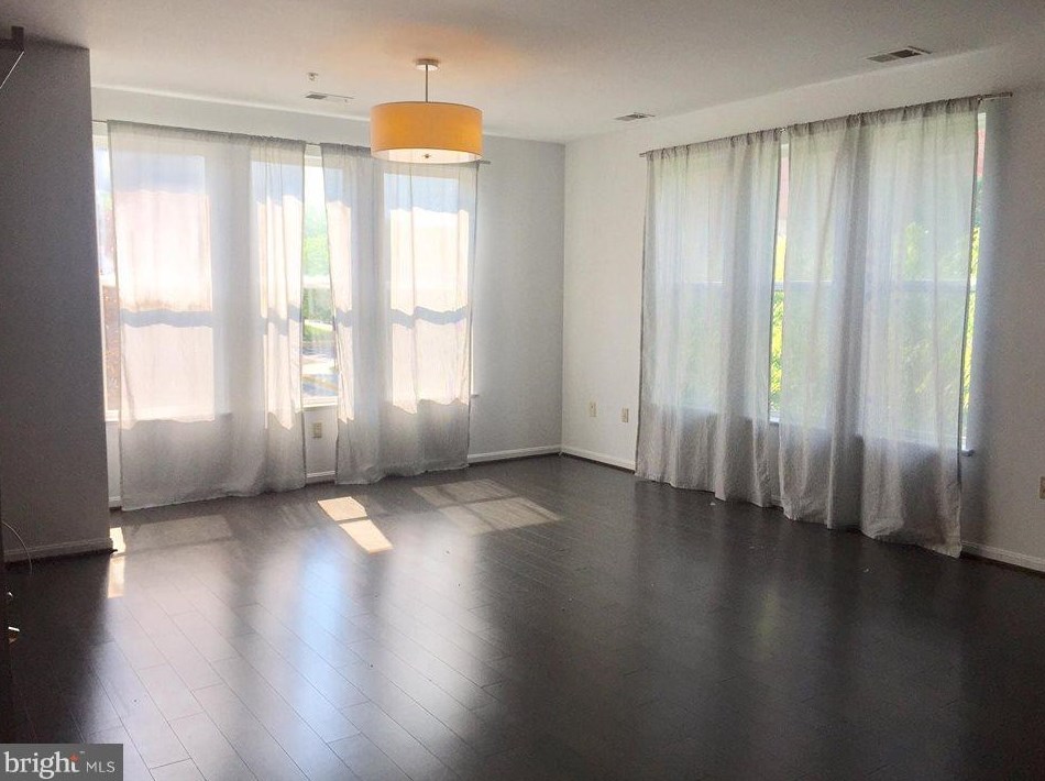 2655 Prosperity Ave #238, Fairfax, VA 22031
