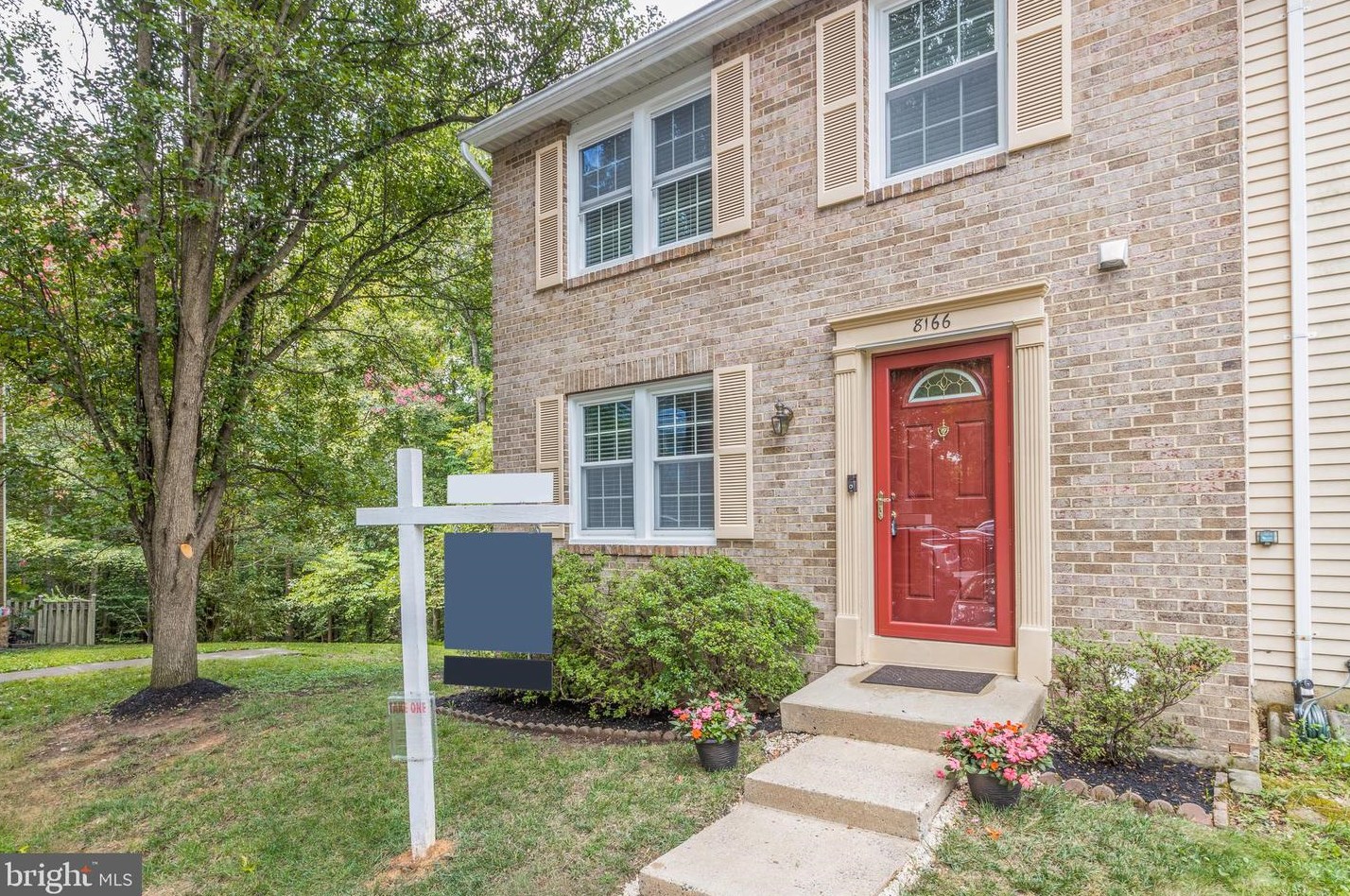 8166 Dark Den Cir, Springfield, VA 22153