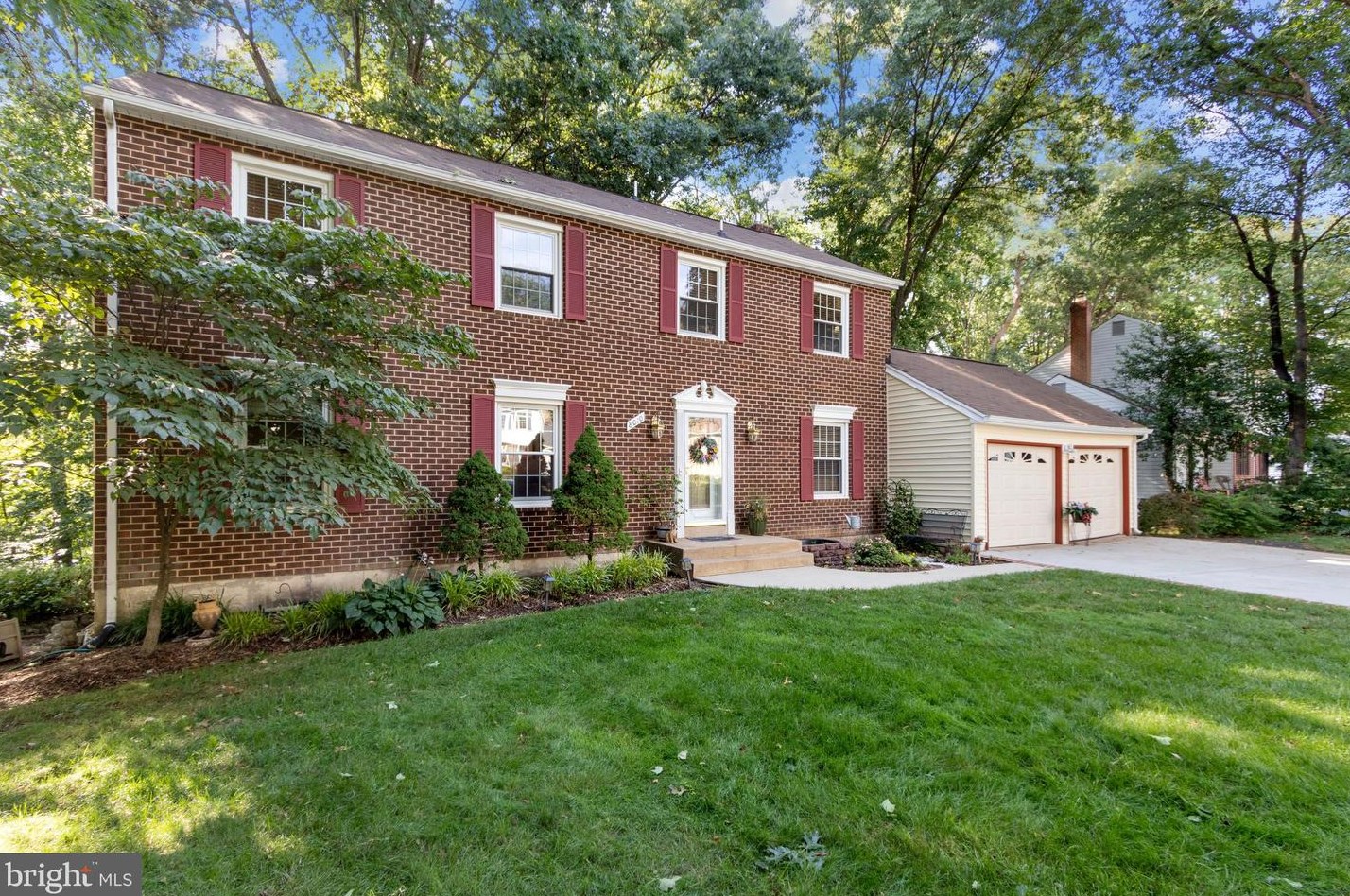 8010 Sunset Path Ct, Springfield, VA 22153