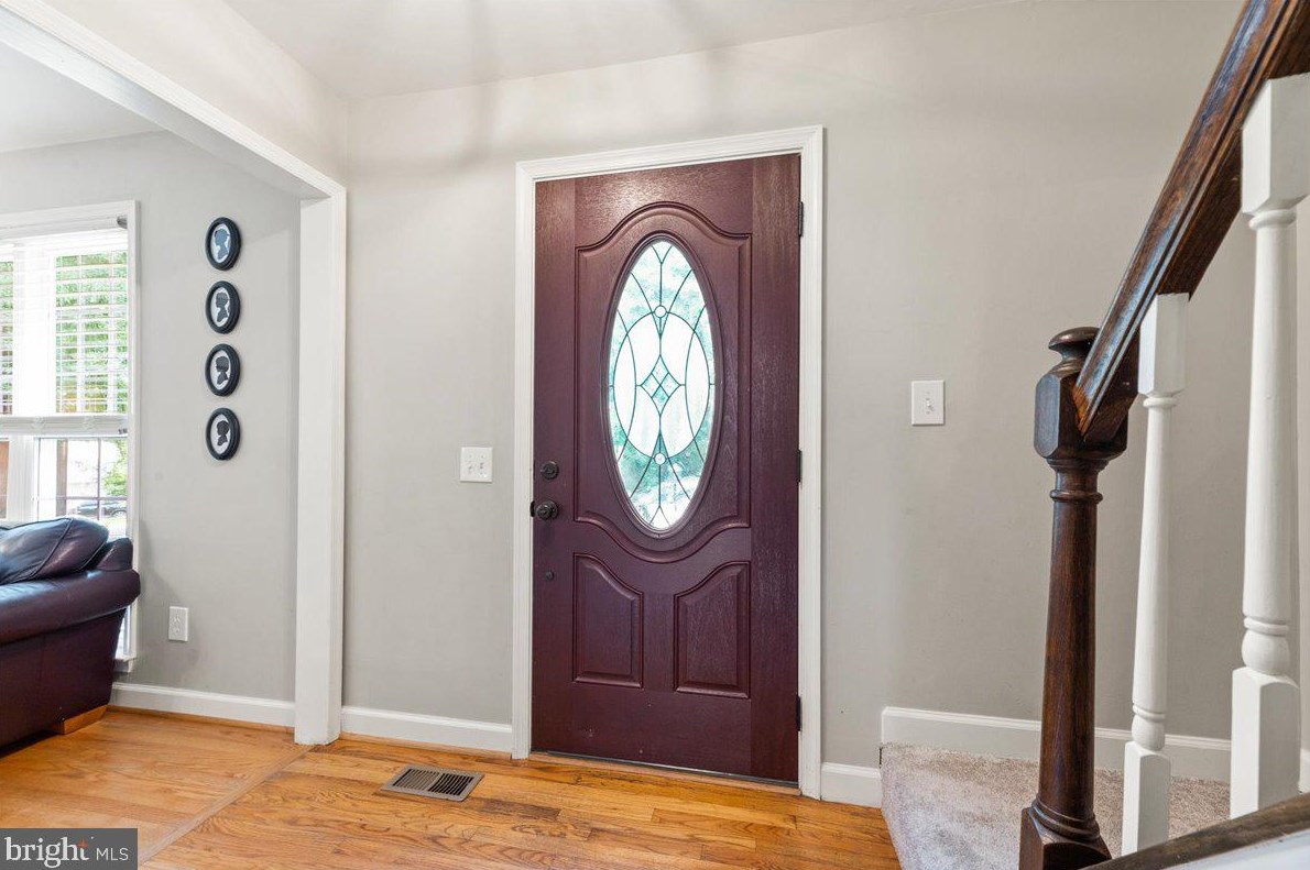 6111 Martins Landing Ct, Springfield, VA 22015-2578