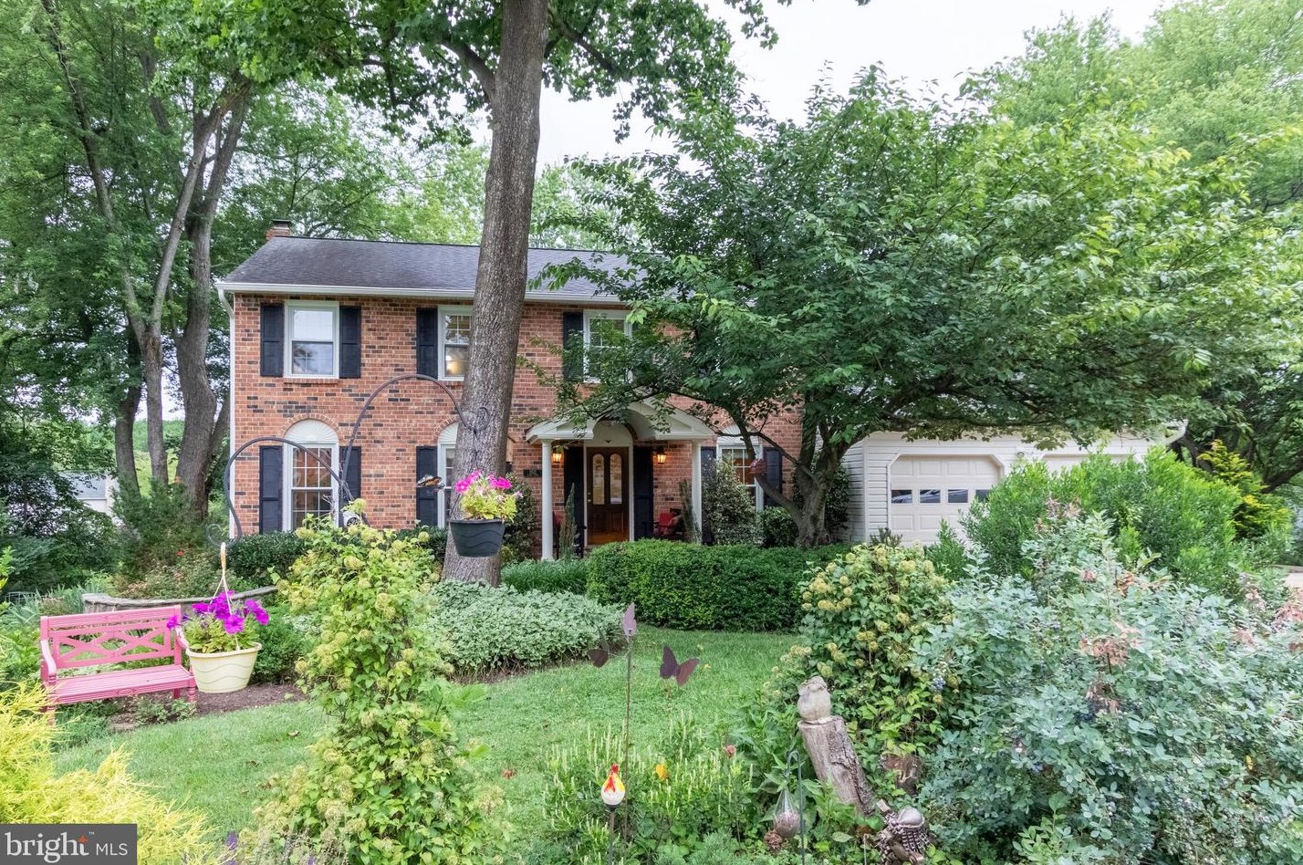 9512 Spode Ct, Fairfax, VA 22032-1264