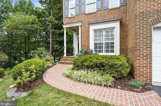 3738 Center Way, Fairfax, VA 22033-2601