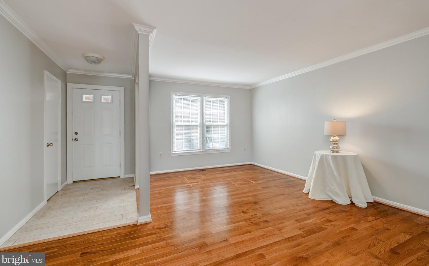 4416 Holly Ave, Fairfax, VA 22030-6700