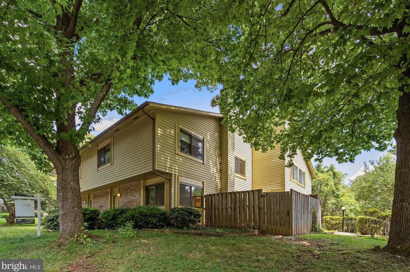 5715 Nordeen Oak Ct, Springfield, VA 22015