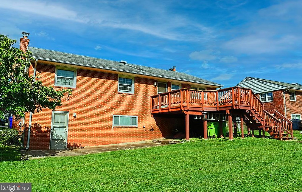 5232 Oldcastle Ln, Springfield, VA 22151