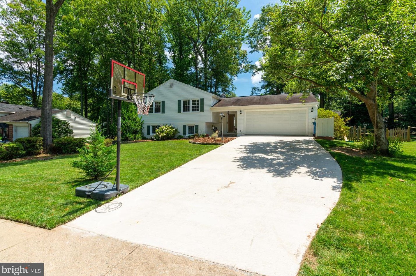 9711 Schmidt Dr, Springfield, VA 22015