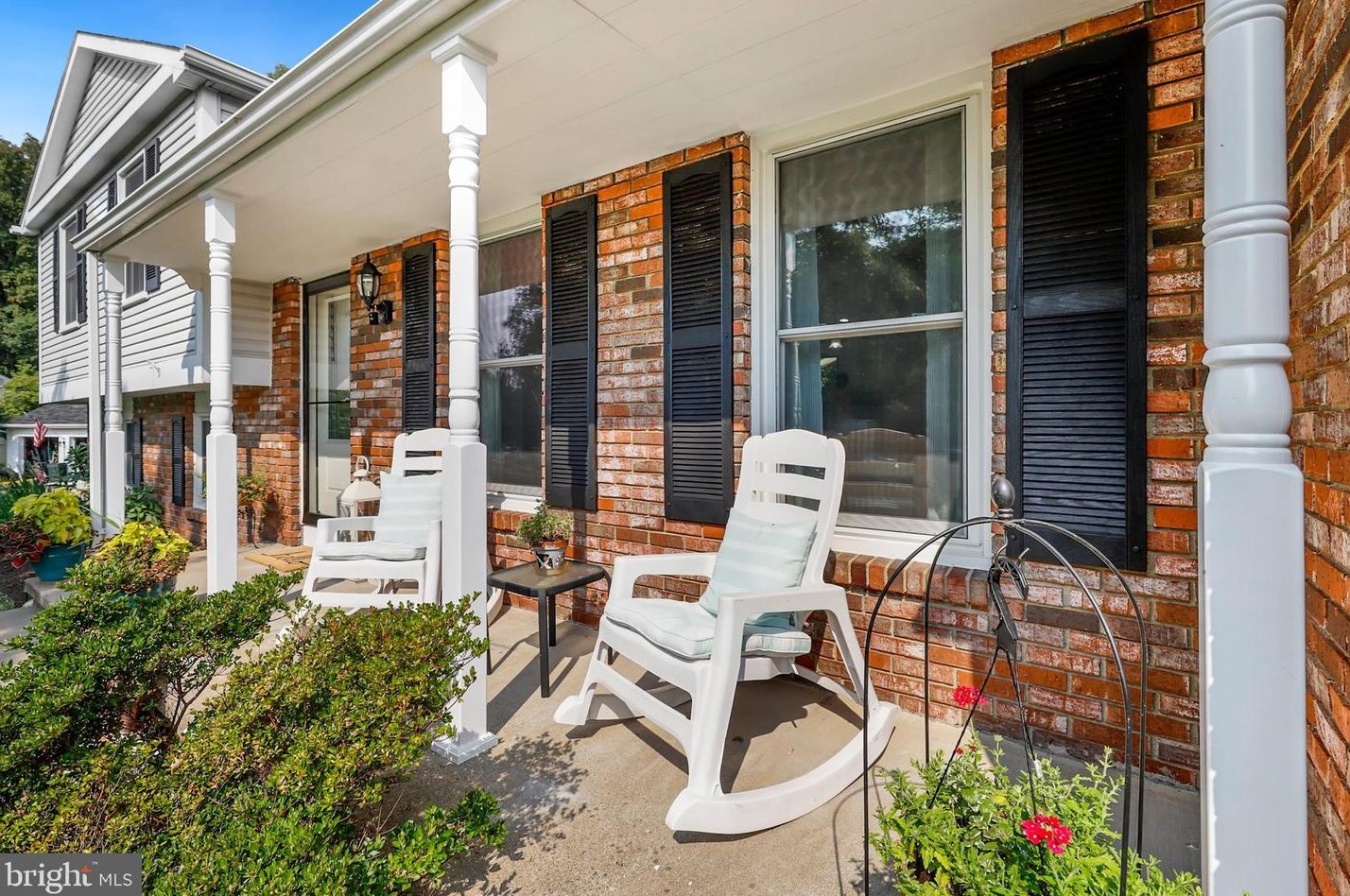 8062 Winding Way Ct, Springfield, VA 22153