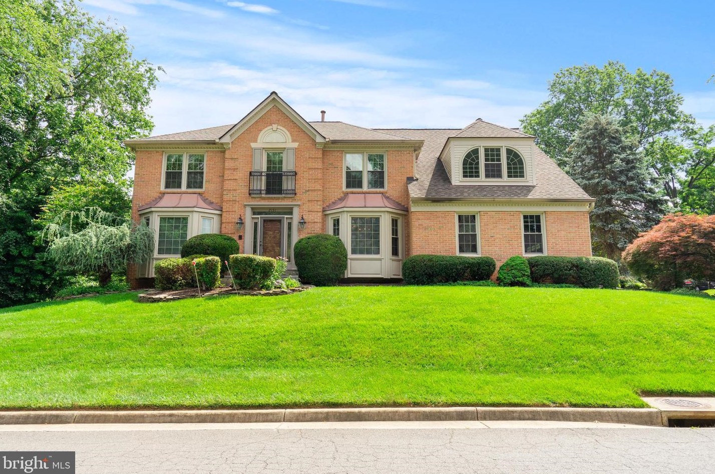 2151 Westglen Ct, Vienna, VA 22182-5078