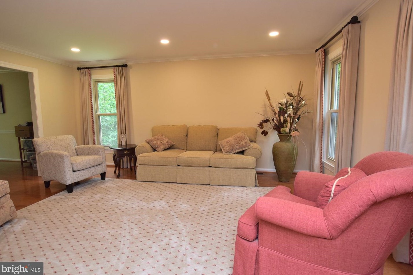 6203 Simpson Patent Ct, Fairfax, VA 22039-1346