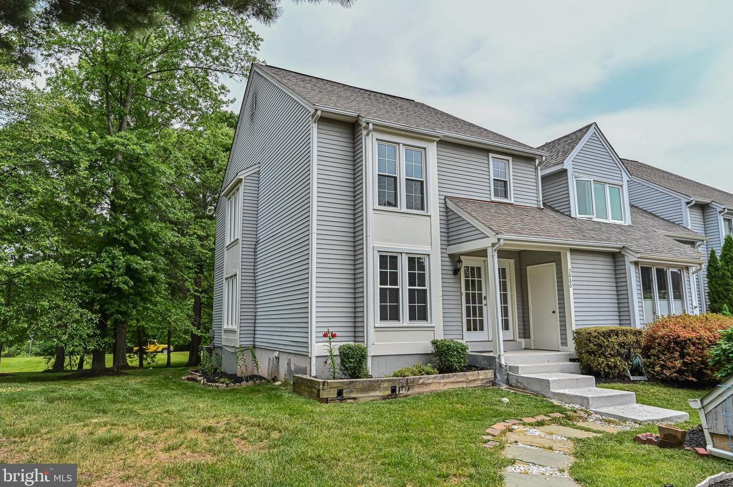 3880 Alder Woods Ct, Fairfax, VA 22033