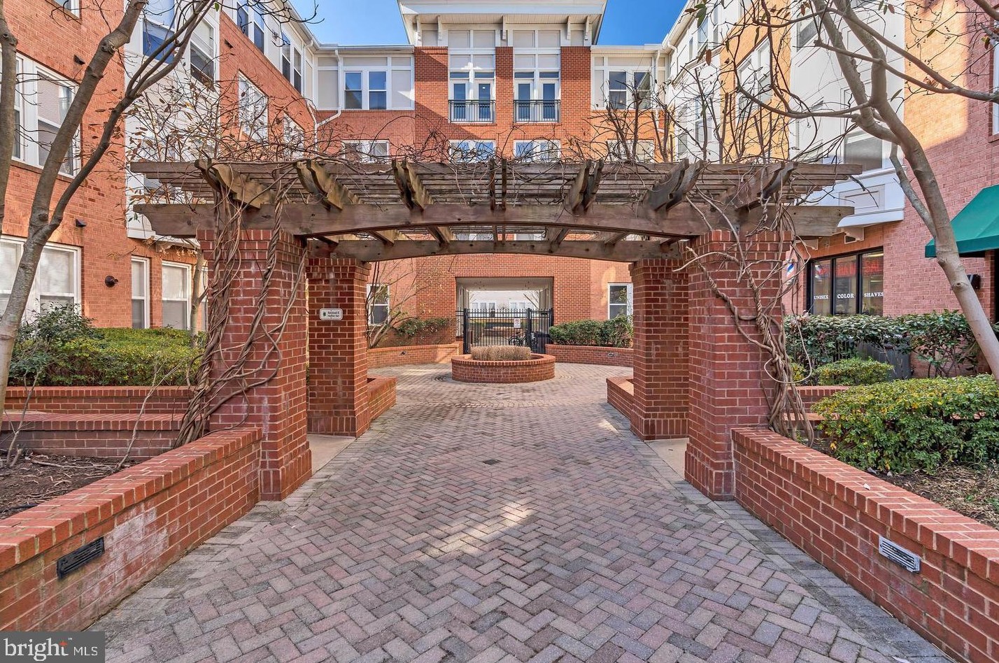 2665 Prosperity Ave #439, Fairfax, VA 22031