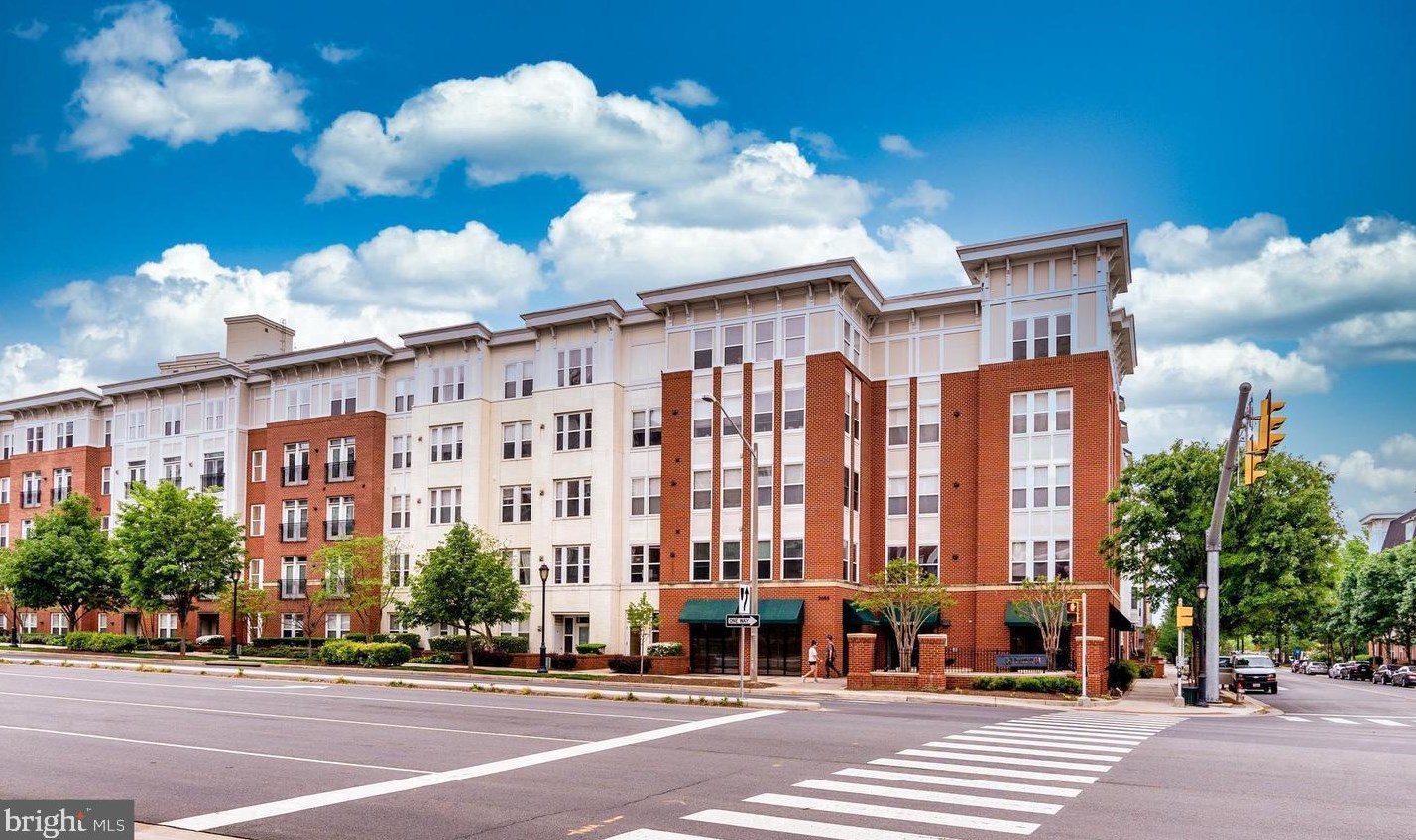 2665 Prosperity Ave Apt 420, Fairfax, VA 22031