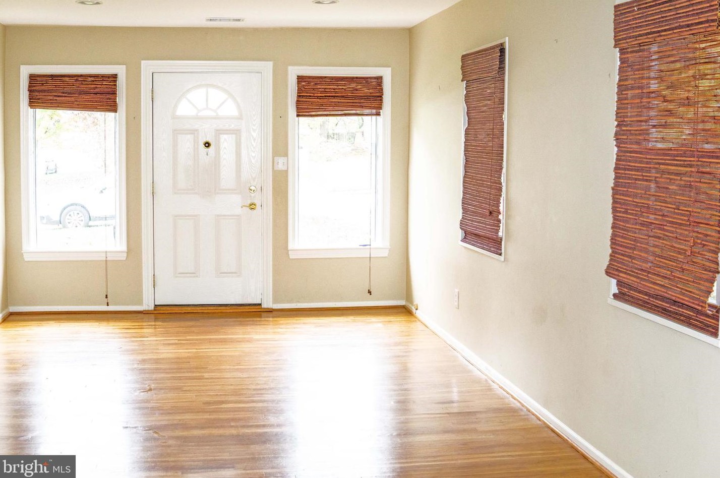 1911 Cherri Dr, Falls Church, VA 22043