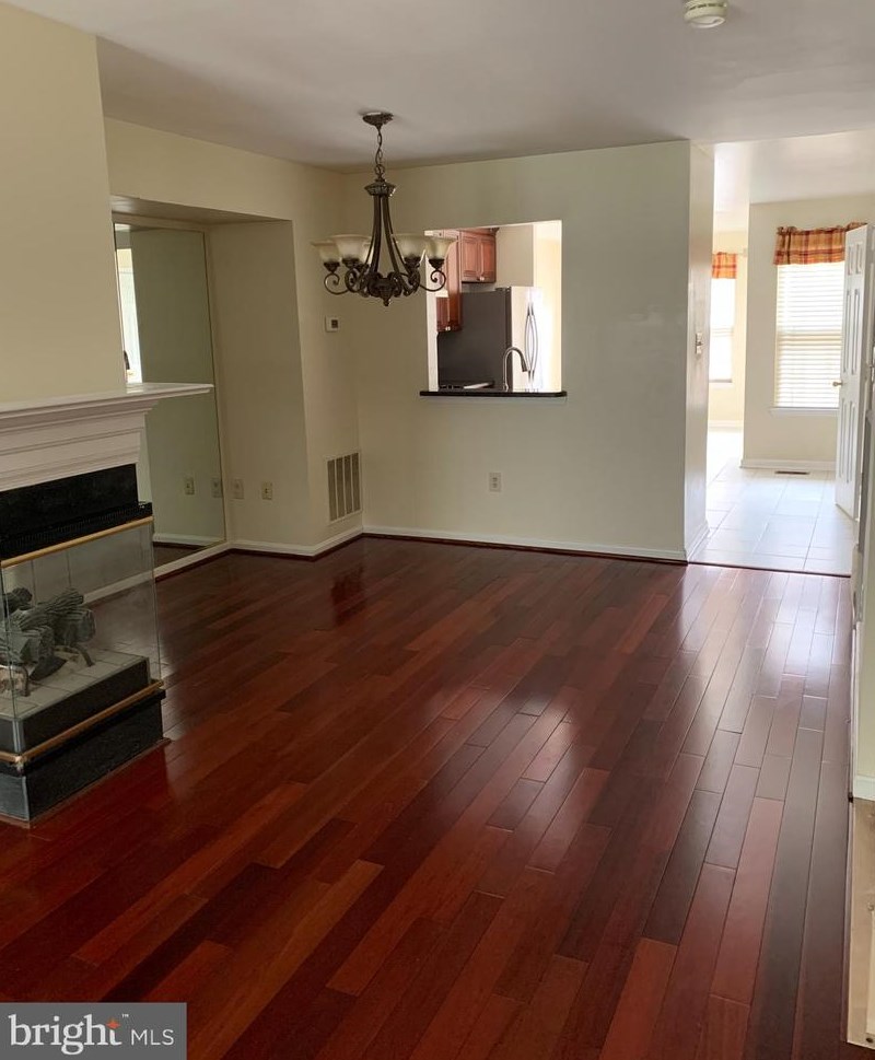 2403 Farm Buggy Ct, Herndon, VA 20171
