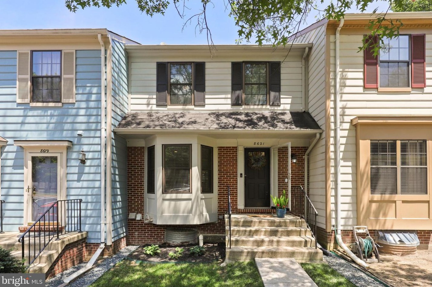 8621 Pin Oak Dr, Springfield, VA 22153