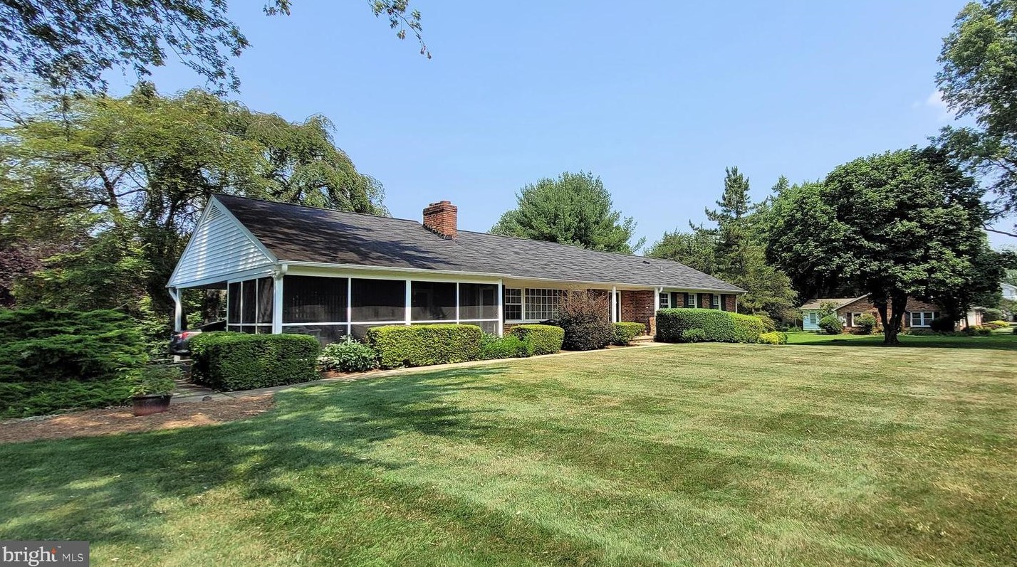 5036 Prestwick Dr, Fairfax, VA 22030-4523