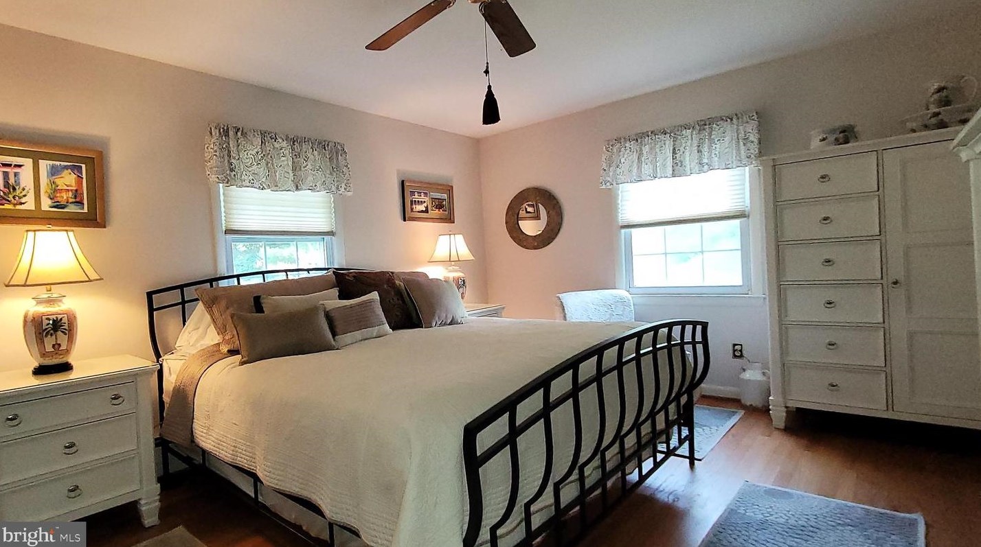 5036 Prestwick Dr, Fairfax VA 22030-4523 exterior