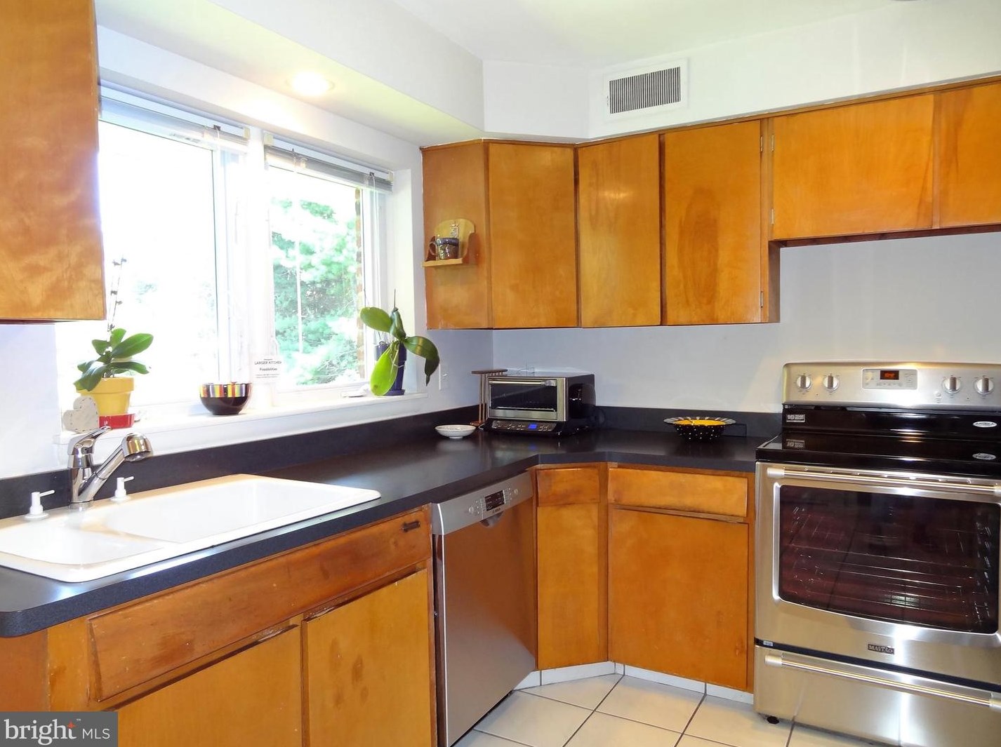 5036 Prestwick Dr, Fairfax VA 22030-4523 exterior