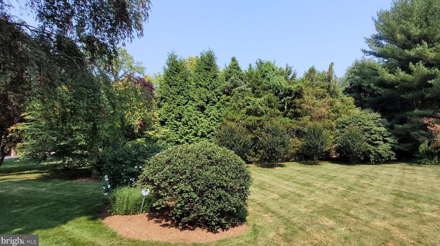 5036 Prestwick Dr, Fairfax VA 22030-4523 exterior