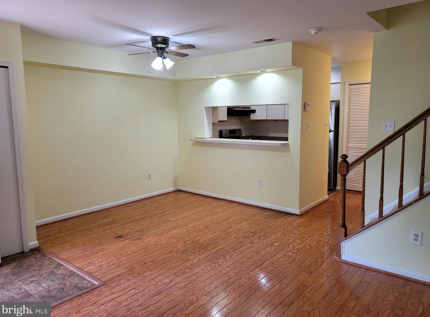 6026 Netherton St, Centreville VA  20120-3227 exterior