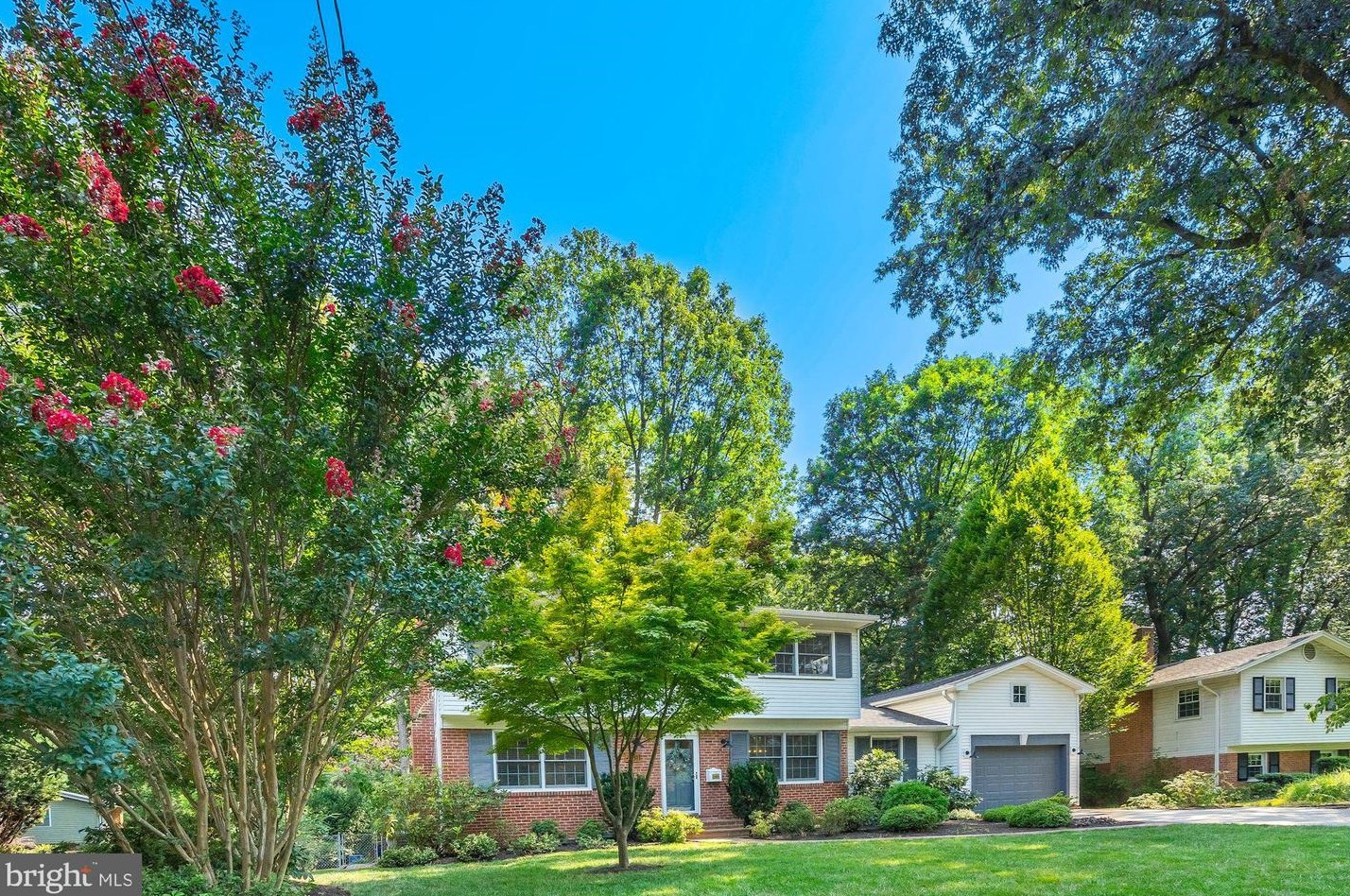 8311 Mcneil St, Vienna, VA 22180-6927