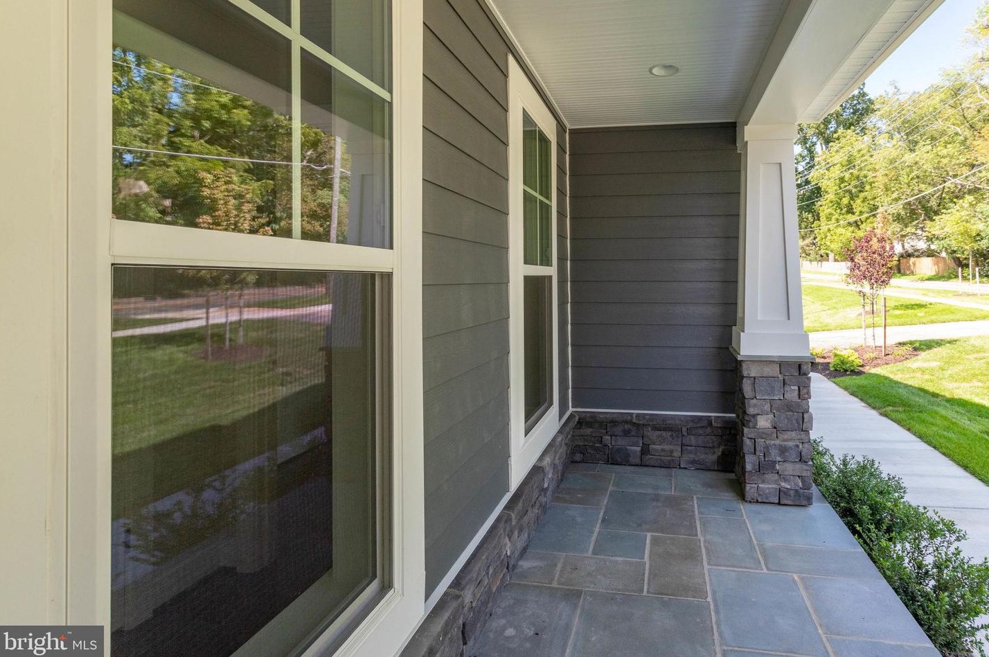 245 Hillside Cir, Vienna, VA 22180-6215