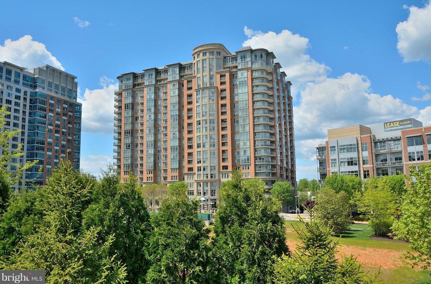 8220 Crestwood Heights Dr #605, Mc Lean, VA 22102