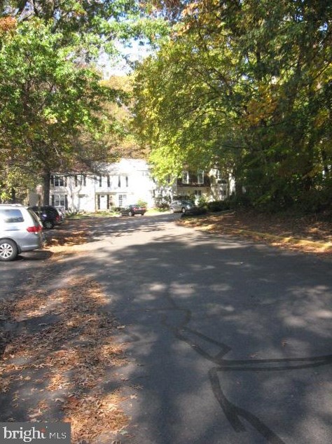 10190 Sassafras Woods Ct, Springfield, VA 22015