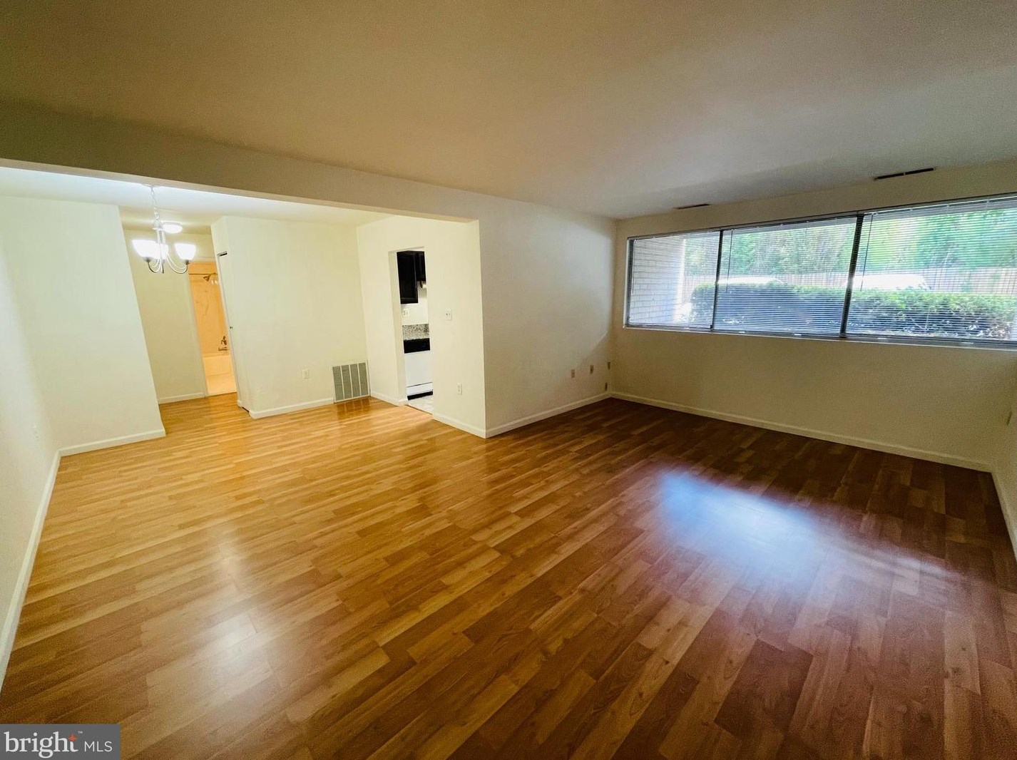 5606 Bloomfield Dr Apt 4, Alexandria, VA 22312