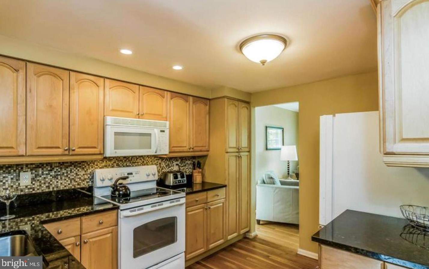 5439 Plymouth Meadows Ct, Fairfax, VA 22032
