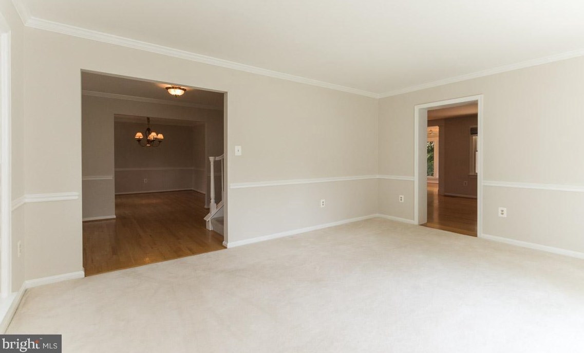 2825 Center Ridge Dr, Vienna VA  22124-1440 exterior