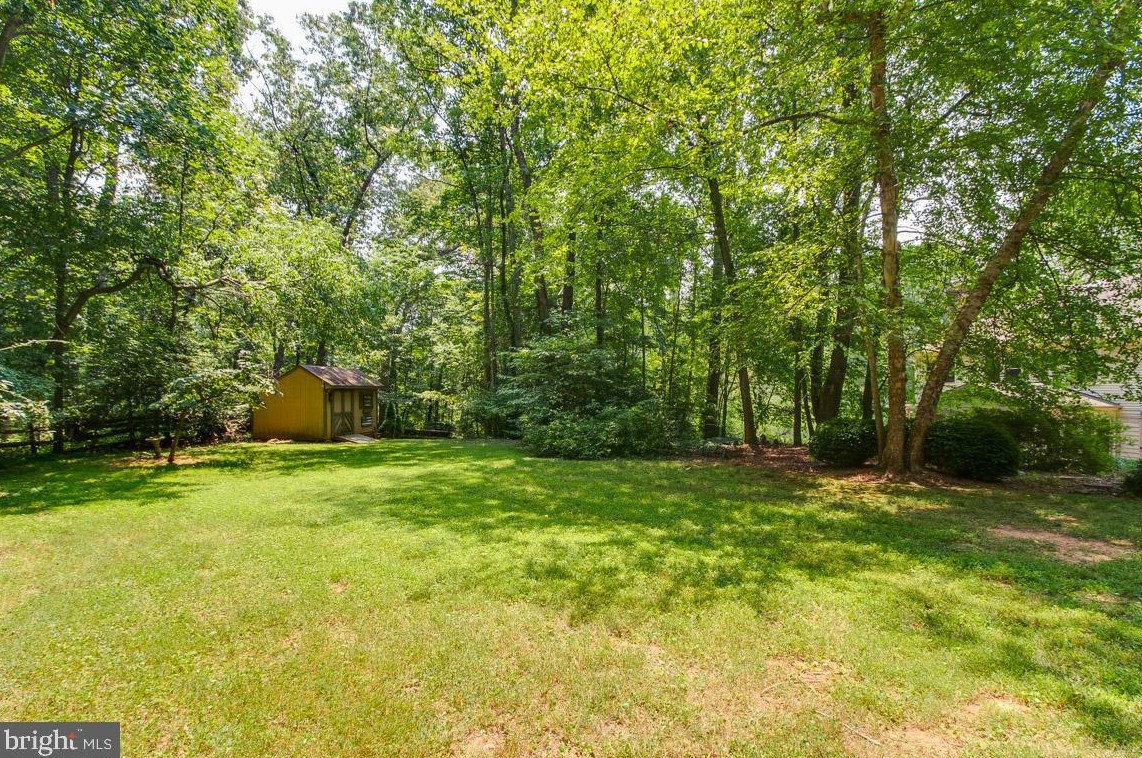 2825 Center Ridge Dr, Vienna VA  22124-1440 exterior