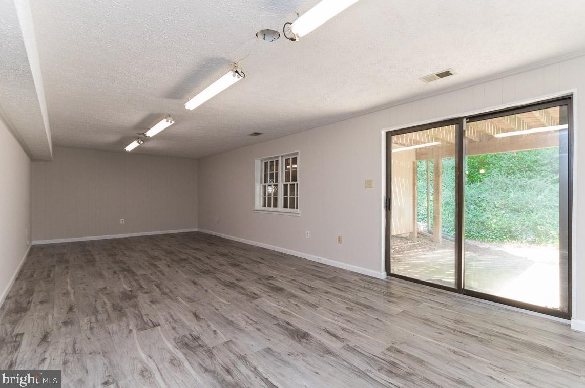 2825 Center Ridge Dr, Vienna VA  22124-1440 exterior