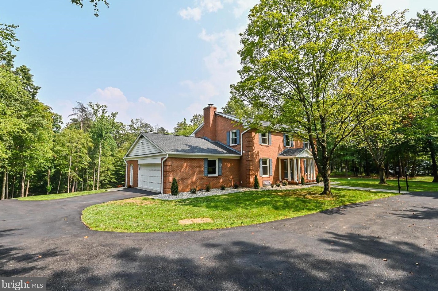 9101 Mountain Valley Rd, Fairfax, VA 22039-2822