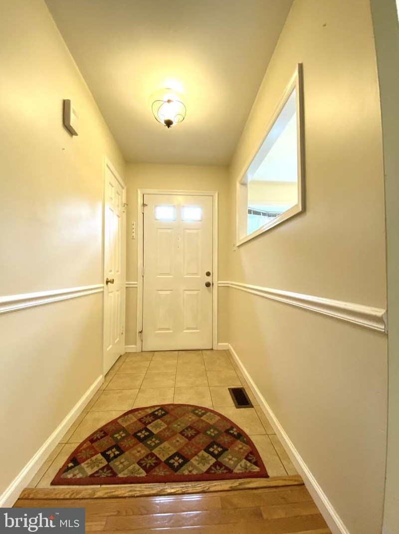 11994 Sentinel Point Ct, Herndon, VA 20191