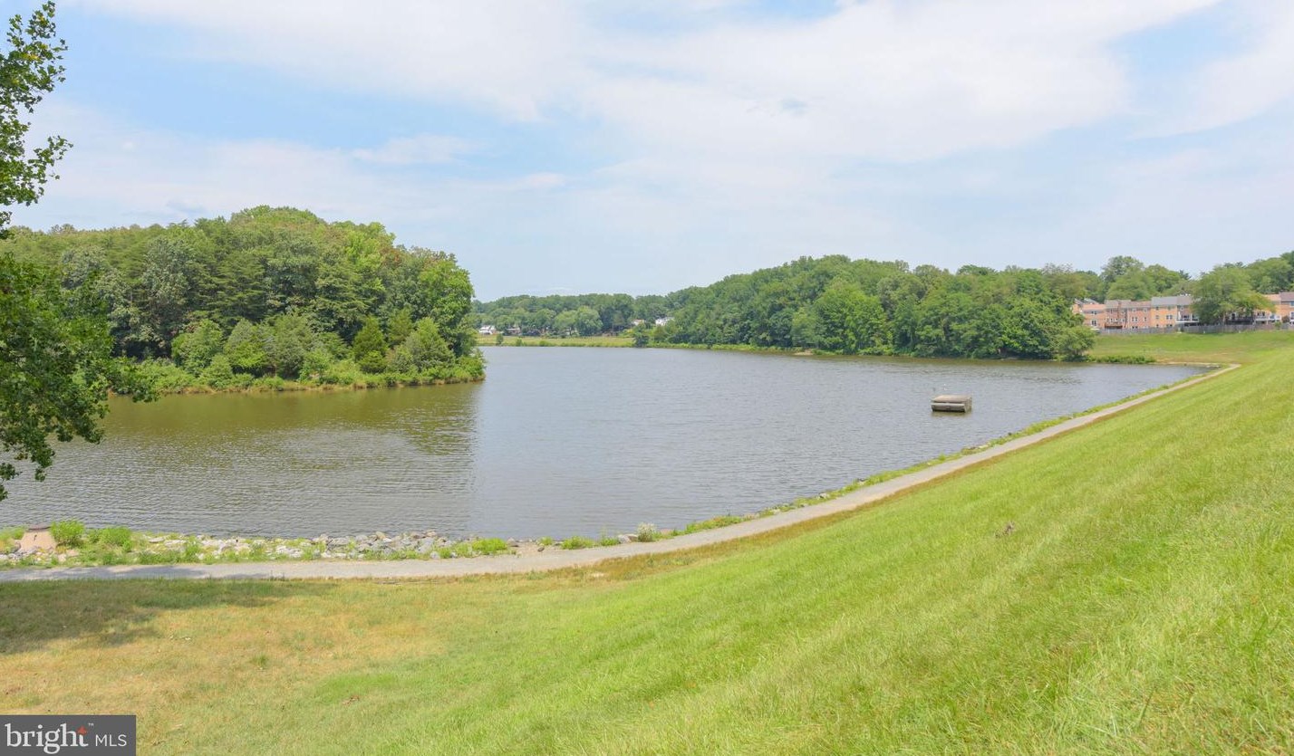 5536 Starboard Ct, Fairfax, VA 22032-4012