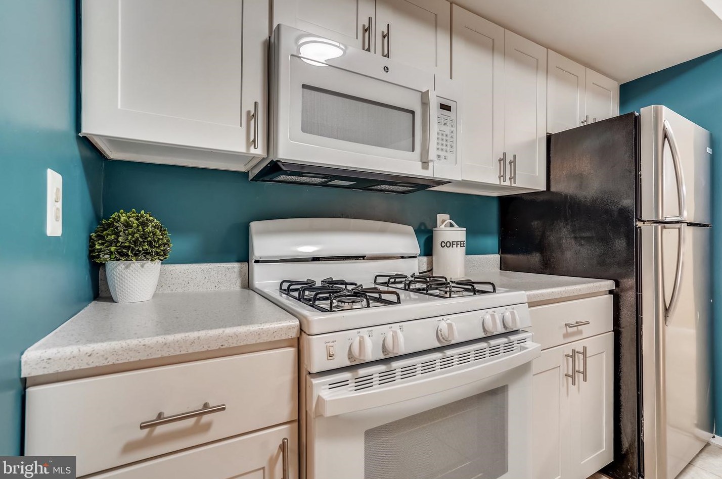 2073 Royal Fern Ct #1b, Herndon, VA 20191