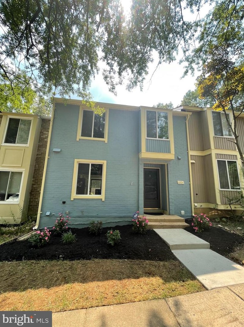 6004 Forrest Hollow Ln, Springfield, VA 22152