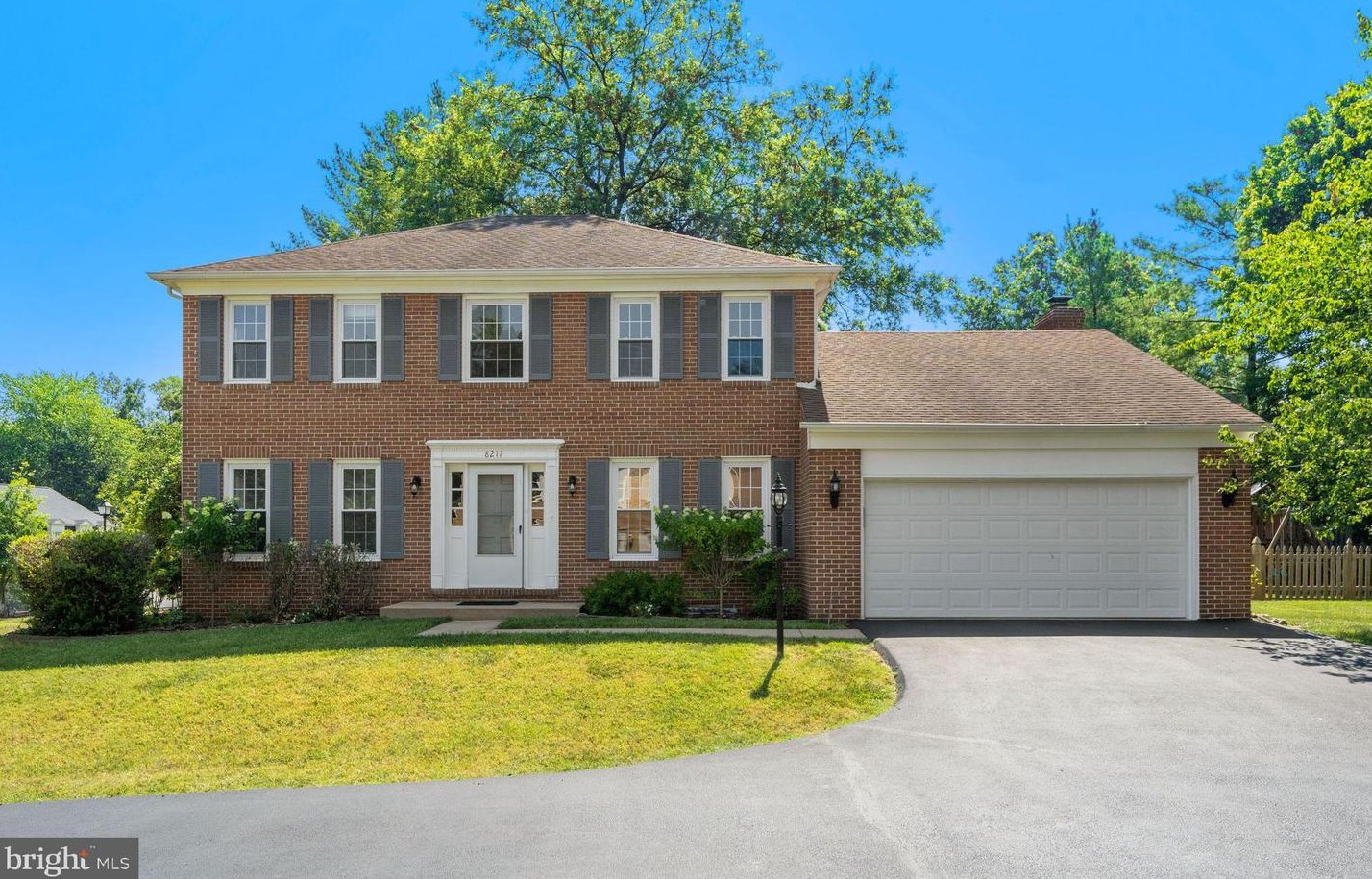 8211 Labbe Ln, Vienna, VA 22182