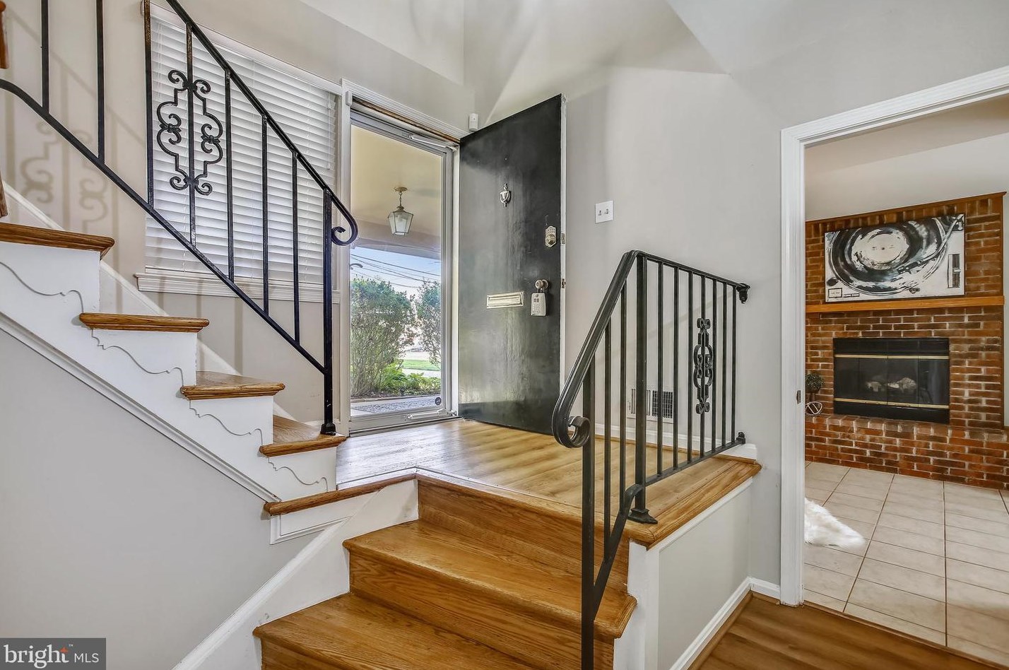 5253 Rolling Rd, Springfield, VA 22151