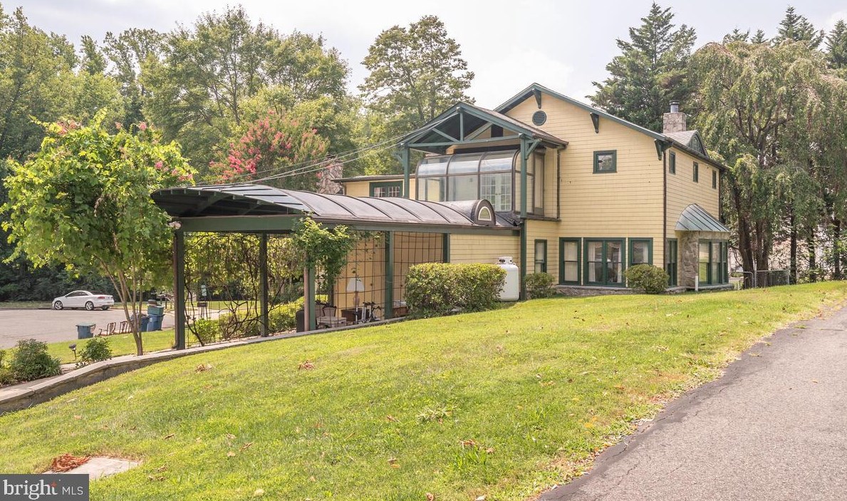 3100 Cyrandall Valley Rd, Fairfax, VA 22031-1038