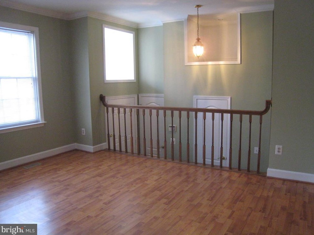 8013 Merry Oaks Ct, Vienna VA  22182-4029 exterior