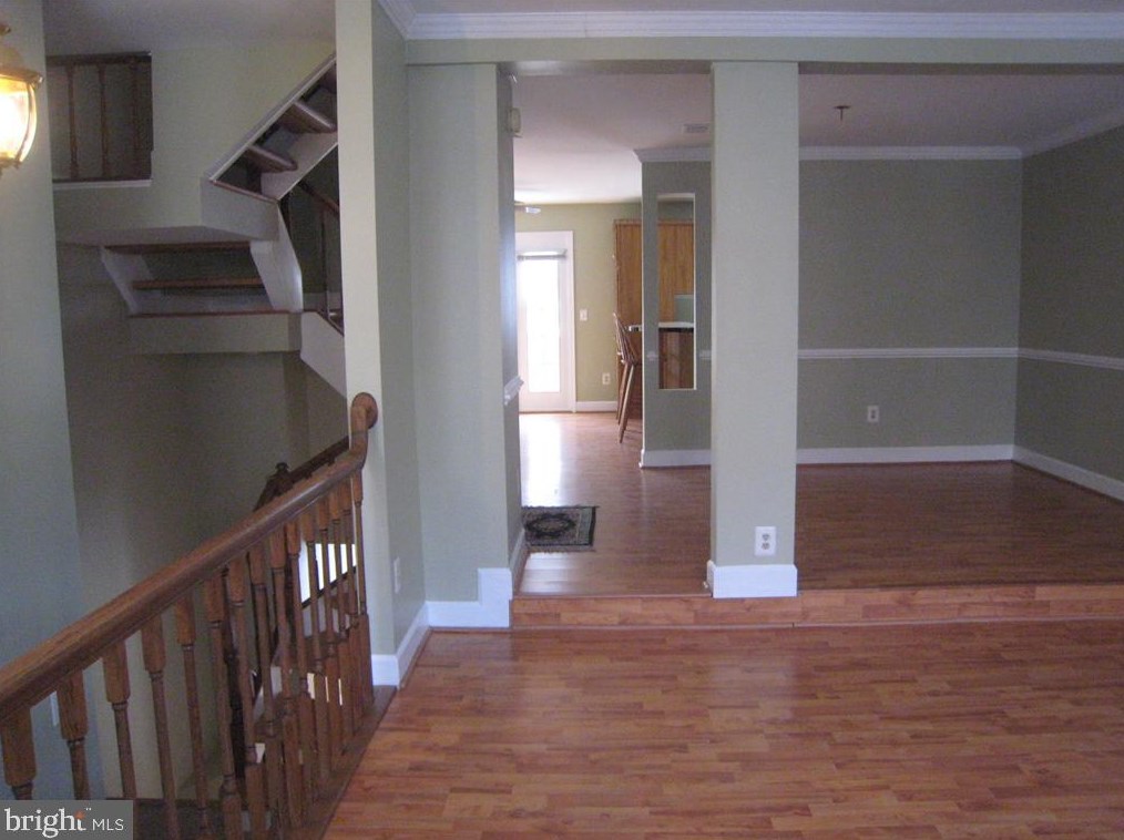8013 Merry Oaks Ct, Vienna VA  22182-4029 exterior