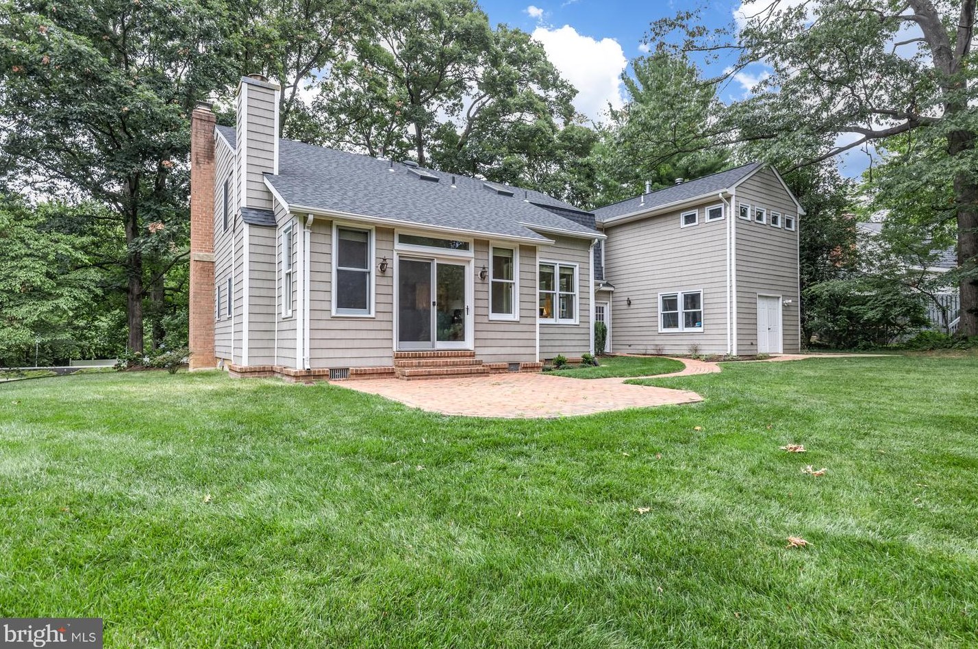 9803 Vale Rd, Vienna, VA 22181