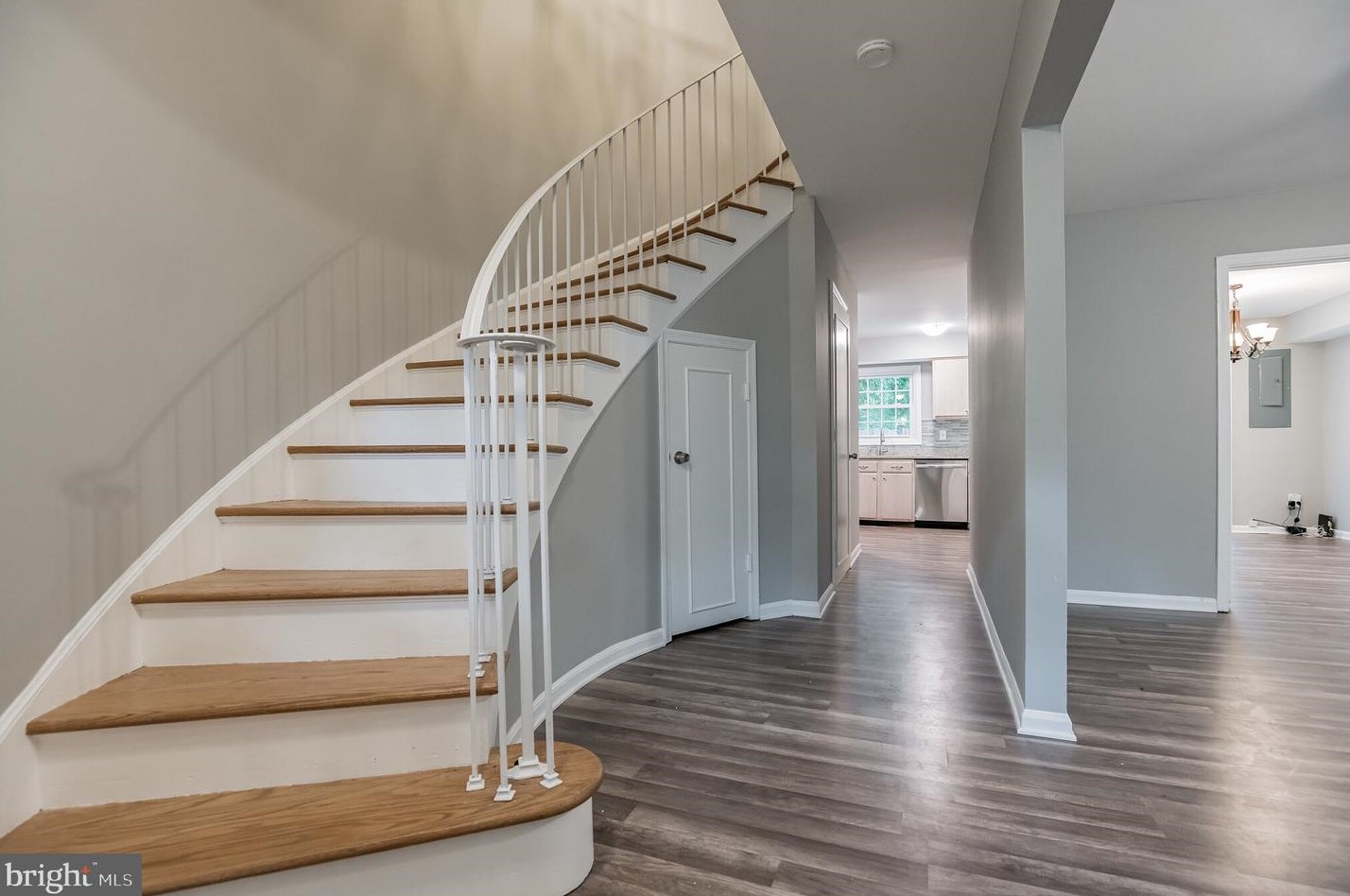 8154 Carrleigh Pkwy #132, Springfield, VA 22152